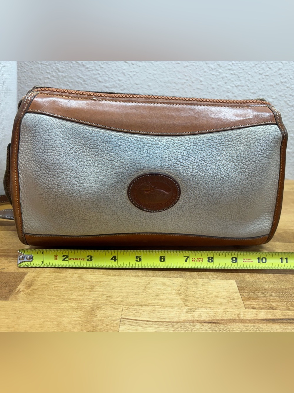 Vintage Dooney & Bourke AWL Crossbody Bag Taupe Tan Leather USA Satchel - Picture 10 of 13